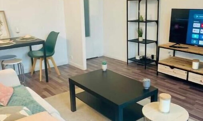Charenton-le-Pont Apartment | Inviting Appartement aux Portes de Paris for Family Getaways