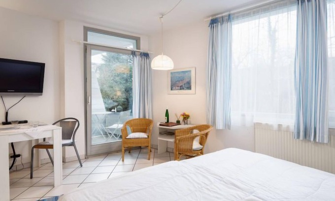 Traben-Trarbach Apartment | Pet-Friendly Appartement A12 with Spa & Breakfast Options