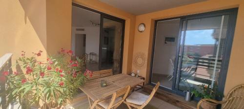 Couronne Urbaine Apartment | Charming Apartment in Aix Centre with Private Parking