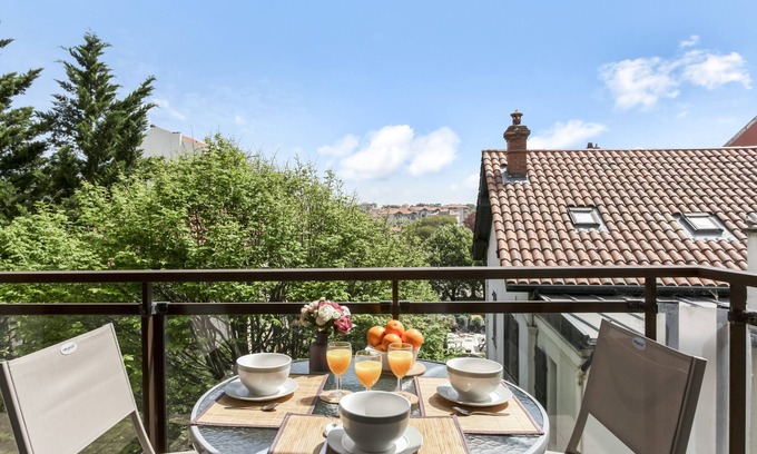 Biarritz City Centre Apartment | Discover Appartement Ajar - Guest Rated 10/10 & Pet Friendly