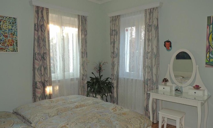 Meidling Apartment | Guest Rated 10/10: Appartement "Am Fasangarten" Awaits