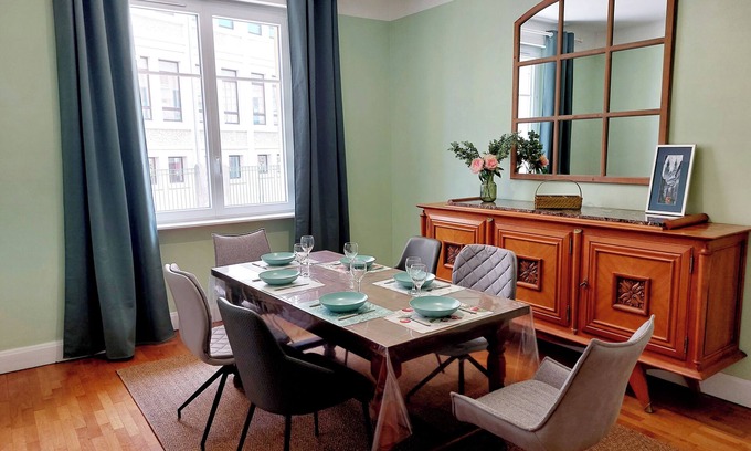 Besancon Apartment | Renovated Apartment with Kitchen and Breakfast Included