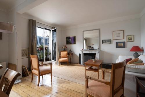 Grenelle Apartment | Elegant Apartment in Central Paris - Welkeys, Pet Friendly