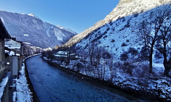 Modane Apartment | Riverside Apartment: Top Rated Stay with Family Amenities