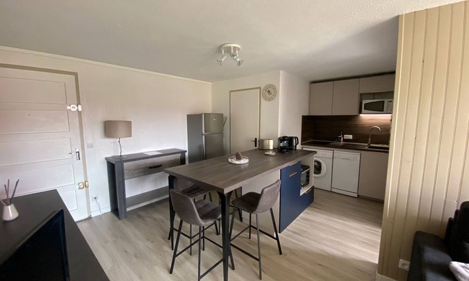 Soustons Apartment | Lake and Oceanfront Retreat with Top Amenities Await You