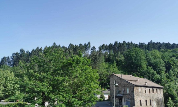 La Vernarede Apartment | Cozy Appartement au Cœur du Village with Pool & Kitchen