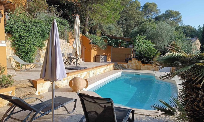 Evenos Apartment | Appartement au Calme de 50 m2 a Flanc de Colline