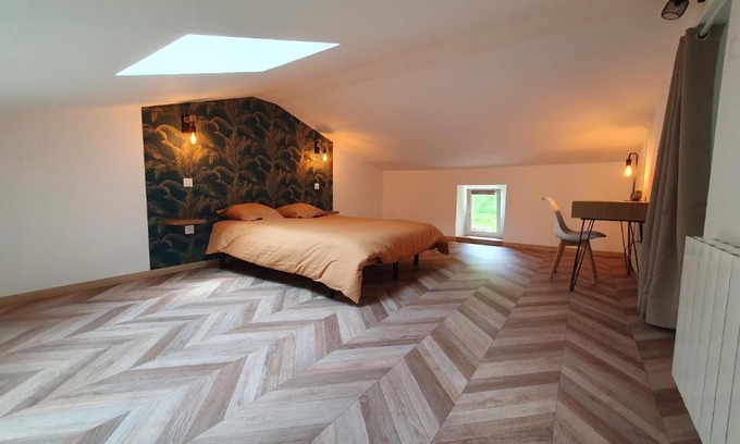 Bournezeau Apartment | Tranquil Apartment with Pet & Child-Friendly Amenities