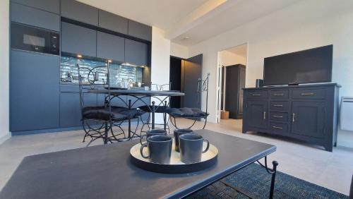 Evian-les-Bains Apartment | Appartement avec piscine Bleu du Lac