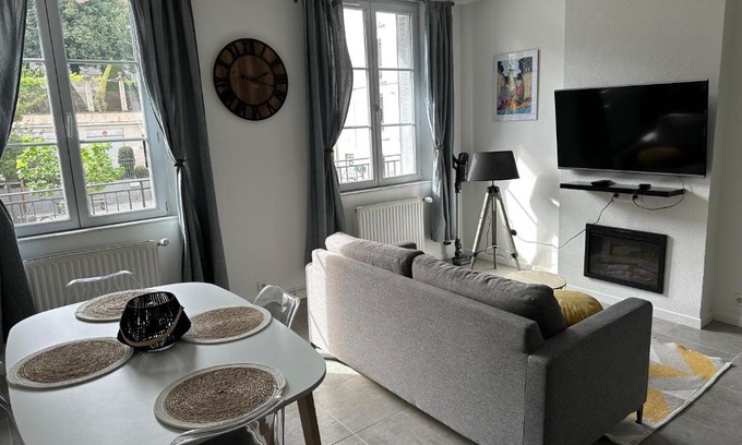 Le Puy-en-Velay Apartment | Family-Friendly Appartement avec Terrasse in Puy, Rated 9.2