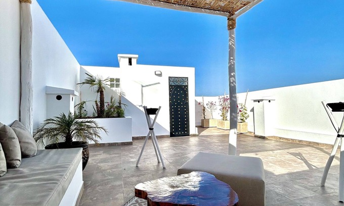 Majorelle Apartment | Inviting Appartement With Large Private Terrace & Breakfast