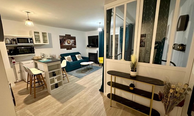 Meaux Apartment | Explore Paris from PKN MEAUX: Garden View & Private Parking