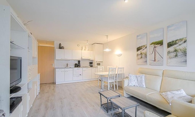 Callantsoog Apartment | Pet-Friendly Appartement Badhotel 315 in Callantsoog