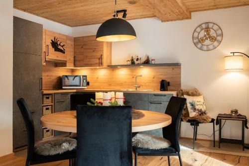 Buerserberg Apartment | Family-Friendly Getaway at Appartement Bergwild