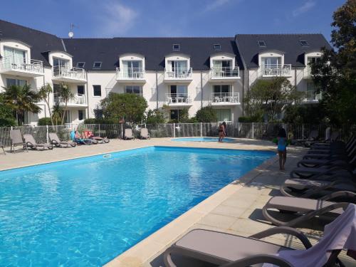 Fouesnant Apartment | Oceanfront Apartment with Pool & Great Guest Rating 8.8