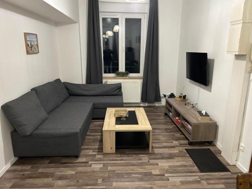 Orival Apartment | Riverside Apartment Ideal for Families Near Seine