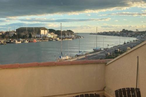 La Tamarissiere Apartment | Serene Apartment with Ocean View & Family-Friendly Amenities