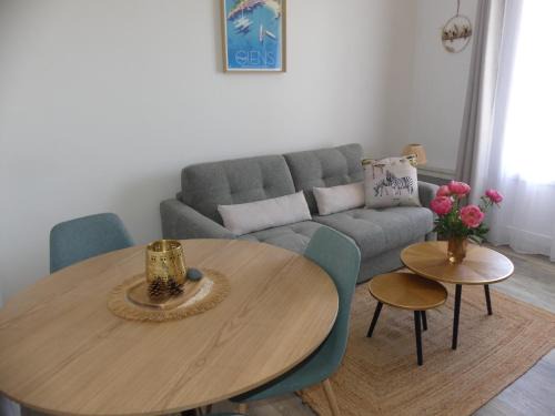Carqueiranne Apartment | Ocean View Appartement Carqueiranne Le Port - Guest Rated 9.4
