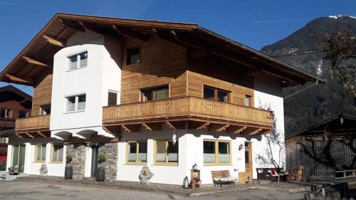 Ried im Zillertal Apartment | Relaxing Appartement Catrin with Spa and Ocean View