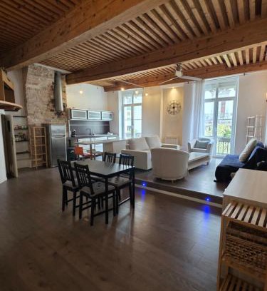 Secteur 2 Apartment | Appartement center city & parking gratuit