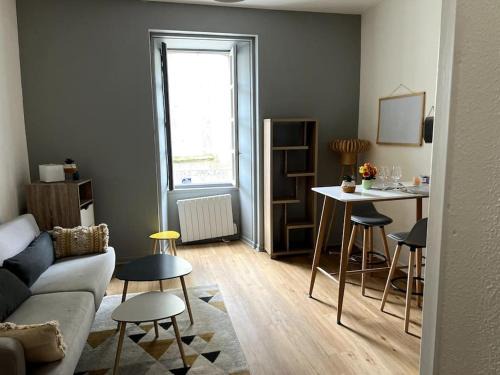 Gontaud Apartment | Historic Appartement in Monségur - Family & Pet Friendly