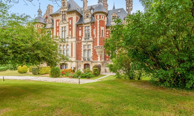 Gonneville-sur-Mer Apartment | Discover Oceanfront Comfort at Château de Beuzeval