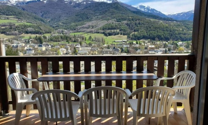 Barcelonnette Apartment | Welcoming Appartement Chaleureux for Family Getaways
