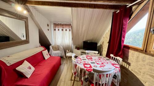Pra Loup Apartment | Family-Friendly Retreat at Appartement Chalet Pra Loup
