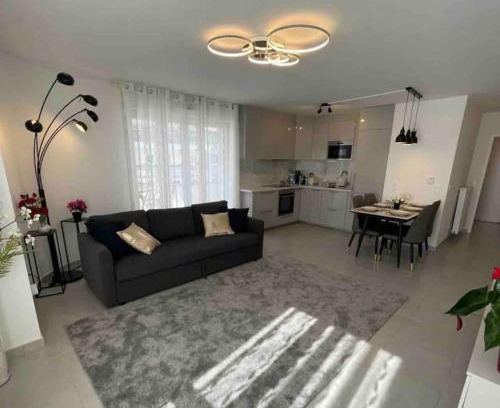 Chessy Apartment | Family Getaway Near Disneyland Paris & Val d'Europe