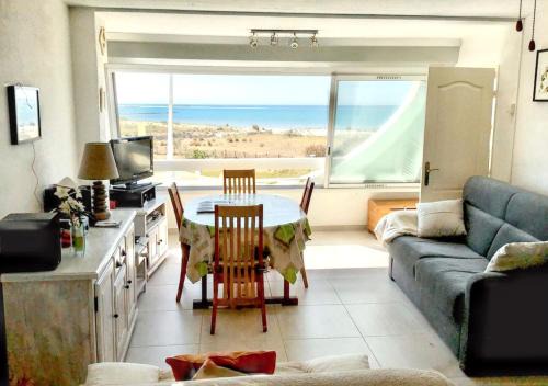 Le Grau-Du-Roi Apartment | Seaside 2-Bedroom Apartment with Pool & Garden near Beach