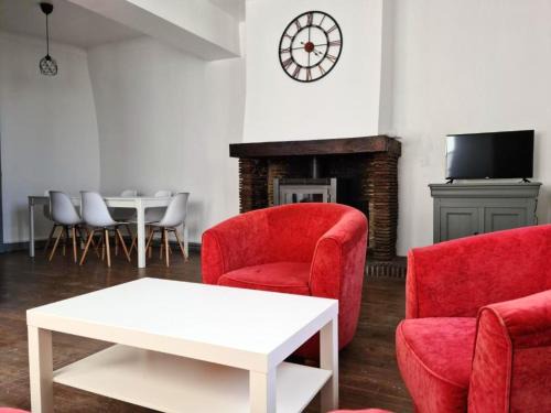Beaugency Apartment | Modern Apartment in Beaugency with Family-Friendly Amenities
