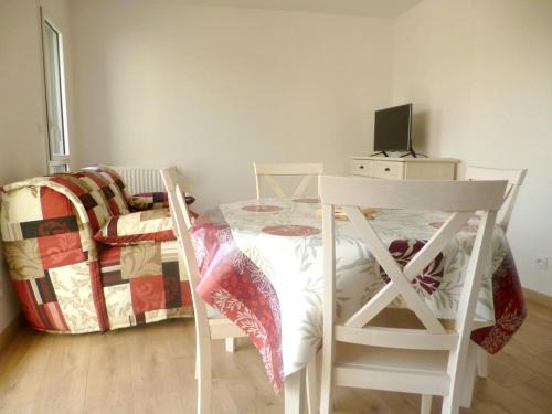 Dinard Apartment | Cozy One-Bedroom Apartment with Garden in Dinard