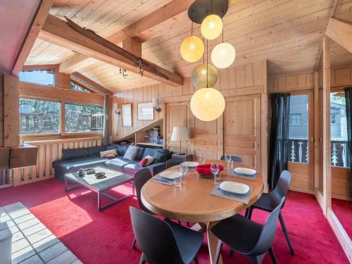 Courchevel Apartment | Inviting Apartment with Sauna & Balconies in Courchevel 1850