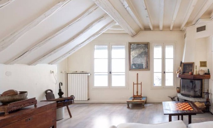 Enfants-Rouges Apartment | Chic and Comfortable Apartment in Trendy Paris District