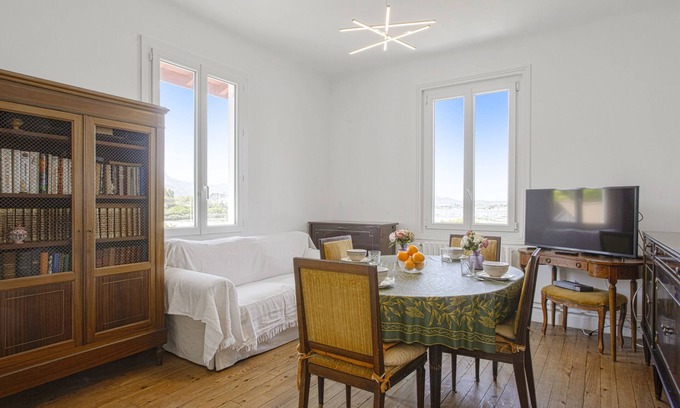 Hendaye Apartment | Oceanfront Appartement Chingudy with Spa & Pet-Friendly Perks