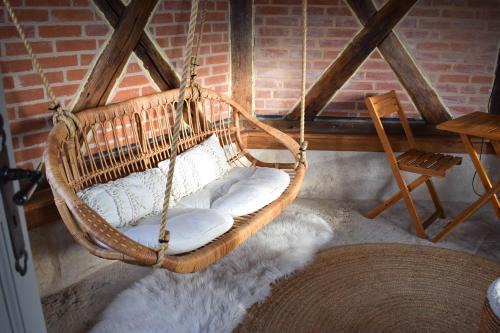 Dole Apartment | Guest Rated 9.2 - Family-Friendly Appartement "La Tour"