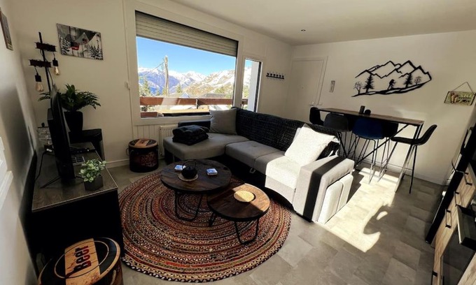 Eaux-Bonnes Apartment | Cozy 2-Bedroom Apartment - Guest Rated 9.9/10