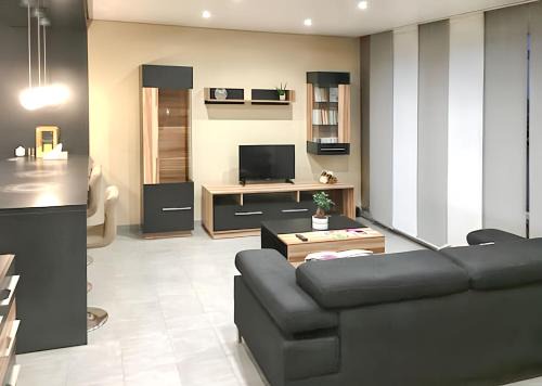 Apach Apartment | Comfortable 2-Bedroom Apartment with Balcony & Free WiFi