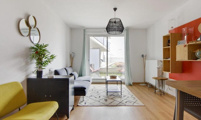 Mouvaux Apartment | Stylish Flat with Terrace in Mouvaux Near Lille & Tourcoing