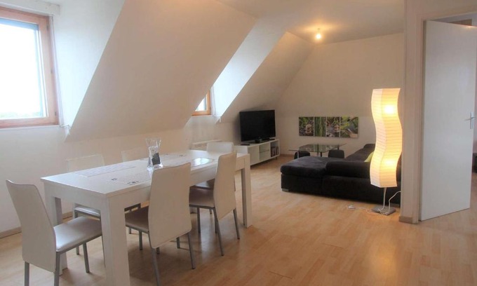 La Foret-Fouesnant Apartment | Ideal La Forêt-Fouesnant Apartment Steps from the Beach