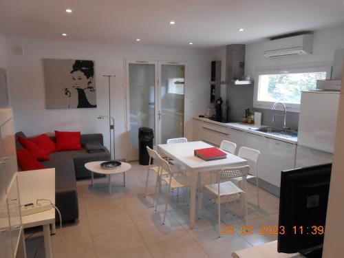Quissac Apartment | Pet-Friendly Escape at Le 315 du Florianet Quissac