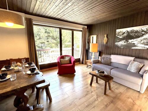 Megeve Apartment | Appartement cosy 2 pièces avec balcon, proche centre et télécabine, piscine et tennis en été - FR-1-597-20