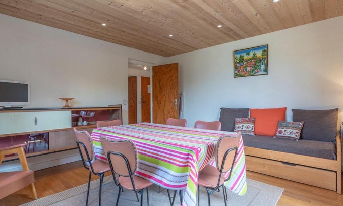 Megeve Apartment | Cozy Apartment for 4 Near Lifts with Balcony & Wi-Fi