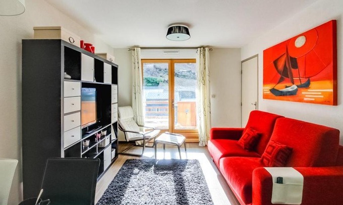 Sers Apartment | Inviting Apartment with Mountain View, Close to Shops & Spas