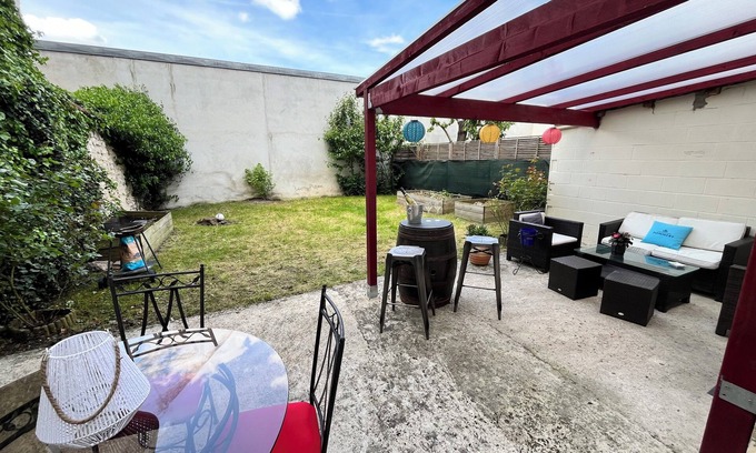 Barbatre Apartment | Appartement Cosy au Coeur des Maisons de Champagne Avec Jardin Privé de 110m2