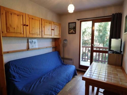 Areches Apartment | Appartement cosy 4 pers, centre-village, ski/rando à pied, piscine, commerces à proximité - FR-1-342-182