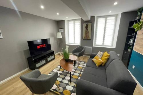 Boulogne-Centre Apartment | Cozy Apartment with Free Wi-Fi, Near Train Station