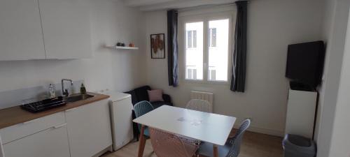 Conches-en-Ouche Apartment | Cozy Central Apartment: Pet & Child Friendly Stay