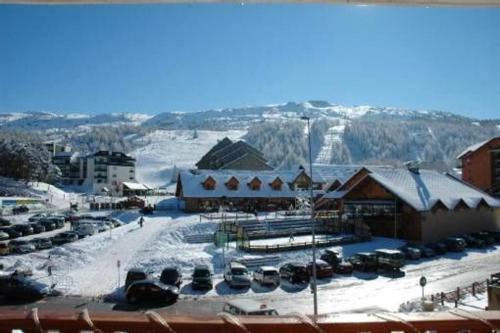 Ajaccio Apartment | Cozy Apartment Le Devoluy with Scenic Views & Family-Friendly
