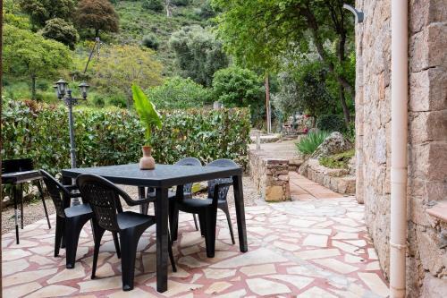 Calenzana Apartment | Family-Friendly Appartement départ GR20 with Great Reviews